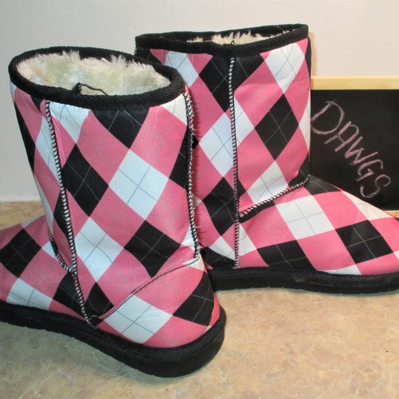 SOLD!!! Was PRICED TO SELL DAWGS Black/Pink/White Plaid/Checkered WINTER BOOTS - Picture 3 of 7